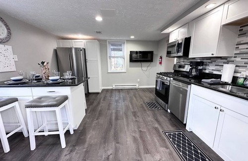 South Shore House | 100% renovated House 8 minutes to downtown