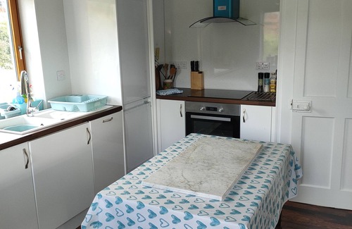 Kingsburgh House | 100 year old Renovated Cottage in North Skye