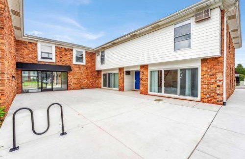 Sterling Heights Apartment | 1000 m² Apartment ∙ 3 bedrooms ∙ 6 guests