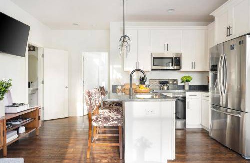 Chestnut Hill Apartment | 1000 m² Apartment ∙ 6 bedrooms ∙ 16 guests