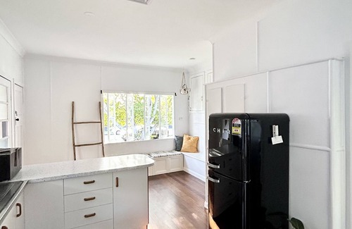 Woombye House | 100m to town, 15 minutes to beach!