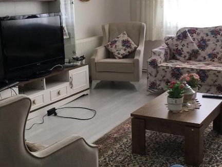Karabaglar Apartment | 100m2 apartment, central location, free parking