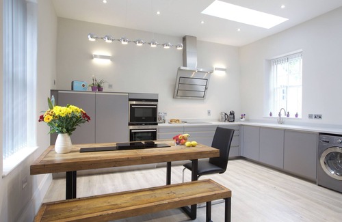 Nailsworth Apartment | (101)Beautiful Apartment in Landmark Cotswold Grade II Listed Georgian House -