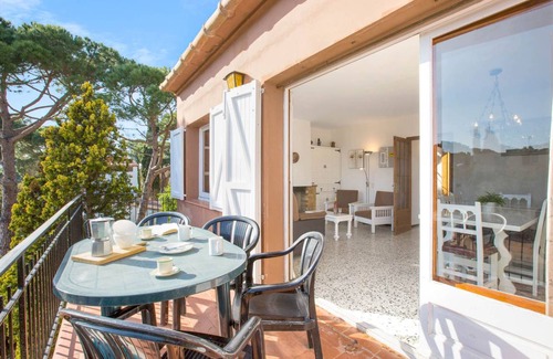 Calella de Palafrugell Villa | 101 m² Villa ∙ 3 bedrooms ∙ 6 guests