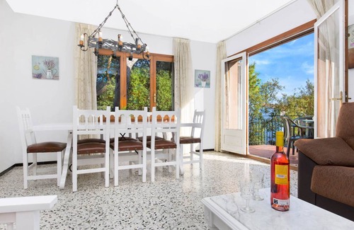 Calella de Palafrugell Villa | 101 m² Villa ∙ 3 bedrooms ∙ 6 guests