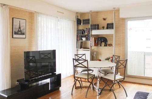 19th Arrondissement Apartment | 103 m² Apartment ∙ 3 bedrooms ∙ 6 guests