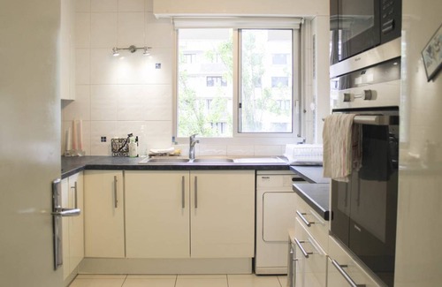19th Arrondissement Apartment | 103 m² Apartment ∙ 3 bedrooms ∙ 6 guests