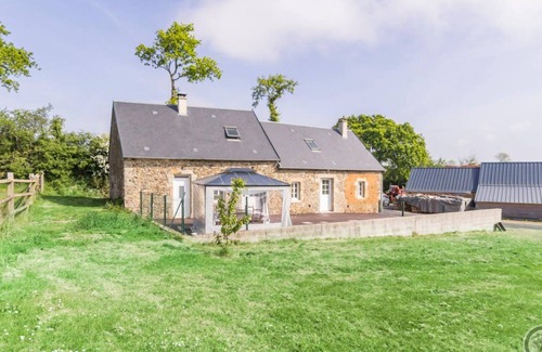 Montsurvent Cottage | 103 m² Cabin ∙ 3 bedrooms ∙ 6 guests