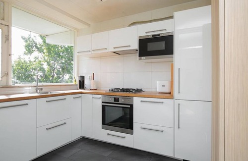 Municipality of Capelle aan den IJssel Resort | 104 m² Private room ∙ 1 bedroom ∙ 5 guests