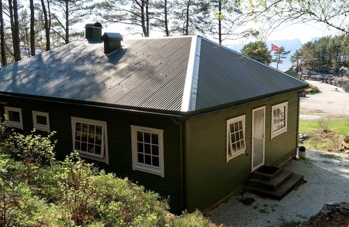 Hyllestad House | 104 m² House ∙ 5 bedrooms ∙ 7 guests