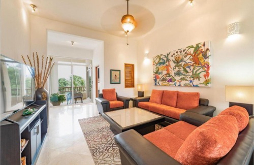 P Chahue House | 1048 - Casa Kiskadee