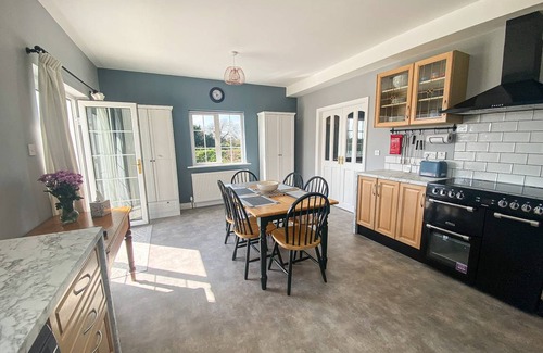 Kilmore House | 105 m² House ∙ 2 bedrooms ∙ 5 guests