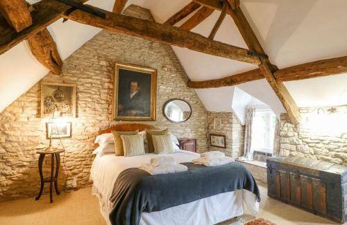 Rendcomb House | 105 m² House ∙ 2 bedrooms ∙ 2 guests