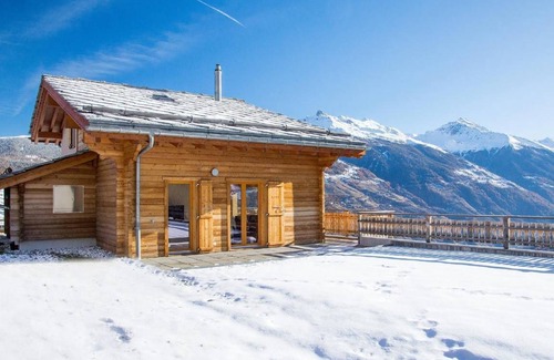 Heremence House | 105 m² House ∙ 3 bedrooms ∙ 6 guests