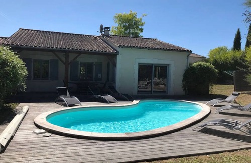 Chalais House | 105 m² House ∙ 3 bedrooms ∙ 6 guests
