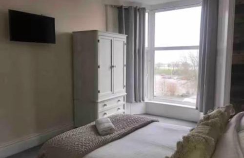 Sketty House | 106 Brynmill - Room 9 - Sea Views