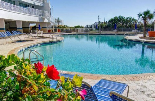 Arcadian Shores Resort | 107 m² Resort ∙ 3 bedrooms ∙ 8 guests