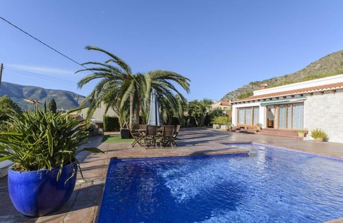 Alcalali Villa | 107 m² Villa ∙ 3 bedrooms ∙ 5 guests