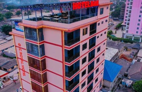 North Ridge Hotel | 1080 m² Hotel ∙ 3 guests