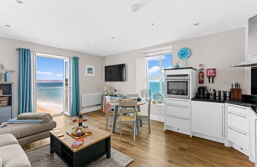 Torcross Apartment | 11 At The Beach, Torcross - an apartment that sleeps 4 guests in 2 bedrooms