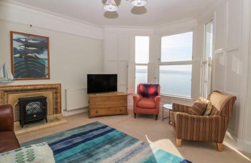 Criccieth House | 11 Marine Terrace
