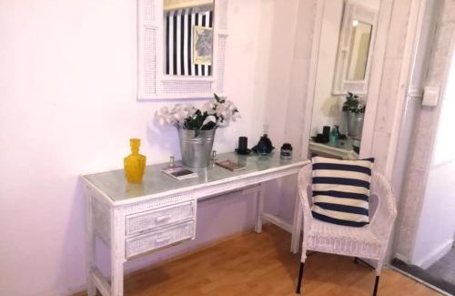 Kraaifontein Bed & Breakfast | 11 on Orange