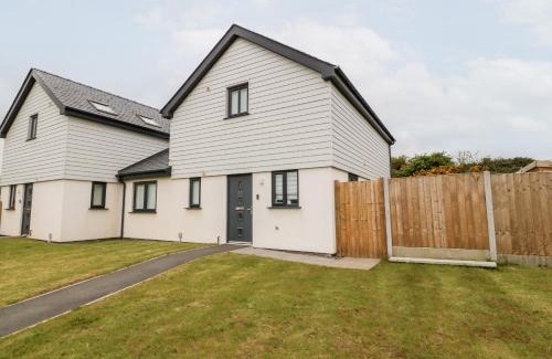 Brynteg House | 11 Parc Delfryn