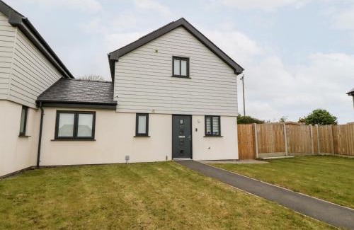 Brynteg House | 11 Parc Delfryn