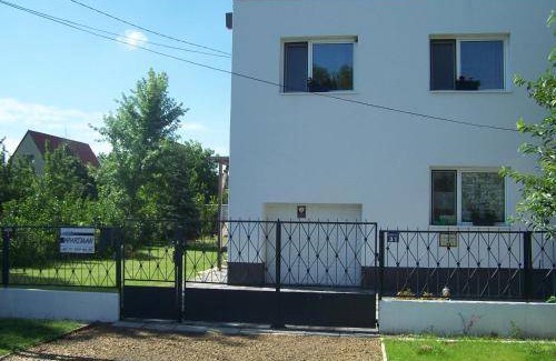 Sostogyogyfurdo Apartment | 110 m² Apartment ∙ 3 bedrooms ∙ 12 guests