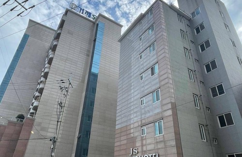 Okpo-dong Apartment | 110 m² Apartment ∙ 3 bedrooms ∙ 11 guests