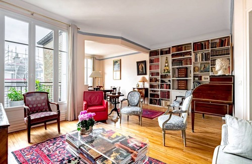 Passy Apartment | 110 m² Apartment ∙ 2 bedrooms ∙ 4 guests