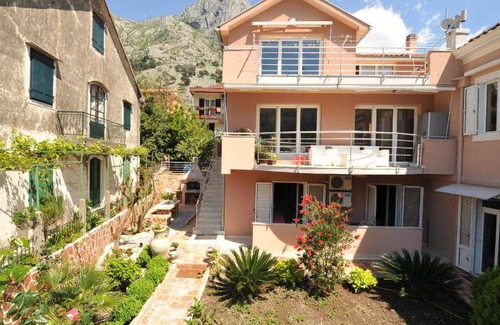 Kotor Apartment | 110 m² Apartment ∙ 2 bedrooms ∙ 6 guests