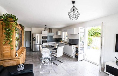 Perols Apartment | 110 m² Apartment ∙ 3 bedrooms ∙ 6 guests