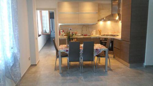 Albate Apartment | 110 m² Apartment ∙ 3 bedrooms ∙ 12 guests