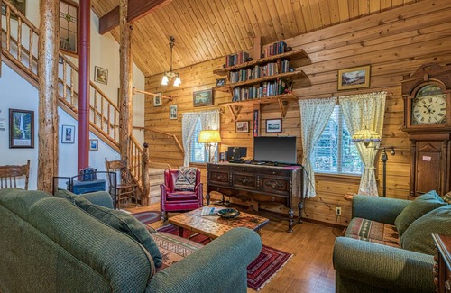 Al Tahoe Cabin | 110 m² Cabin ∙ 3 bedrooms ∙ 6 guests