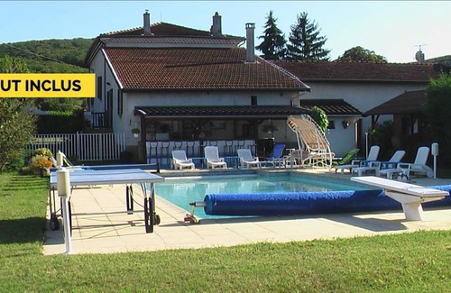 Anneyron House | 110 m² Gîte ∙ 3 bedrooms ∙ 6 guests