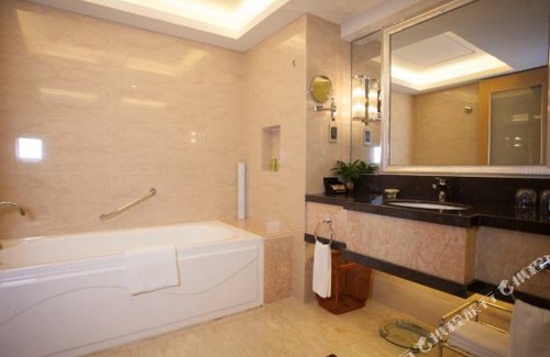 Lougang Hotel | 110 m² Hotel ∙ 2 bedrooms ∙ 127 guests