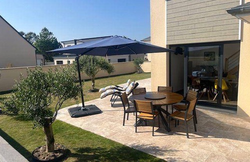 Gouville-sur-Mer House | 110 m² House ∙ 3 bedrooms ∙ 6 guests