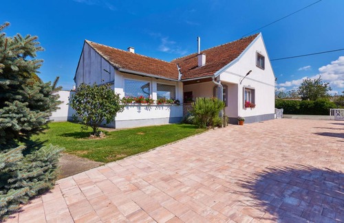 Bjelovar House | 110 m² House ∙ 2 bedrooms ∙ 6 guests