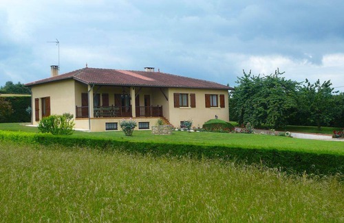 Lamazere House | 110 m² House ∙ 3 bedrooms ∙ 6 guests