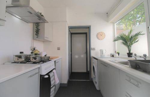 Cathays House | 110 m² House ∙ 3 bedrooms ∙ 8 guests