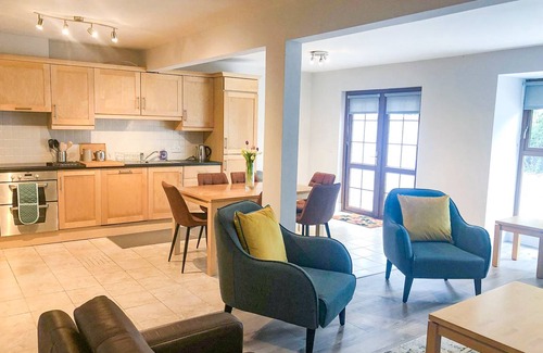 Terryglass House | 110 m² House ∙ 3 bedrooms ∙ 6 guests
