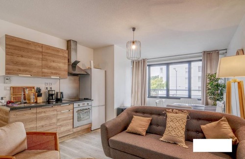 8th Arrondissement Resort | 110 m² Private room ∙ 1 bedroom ∙ 1 guest
