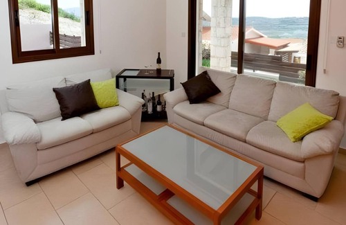 Stroumpi Villa | 110 m² Villa ∙ 2 bedrooms ∙ 6 guests