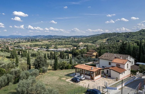 Poggio a Caiano Villa | 110 m² Villa ∙ 2 bedrooms ∙ 4 guests
