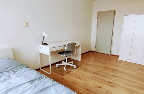 Municipality of Capelle aan den IJssel Resort | 110 m² Private room ∙ 1 bedroom ∙ 5 guests