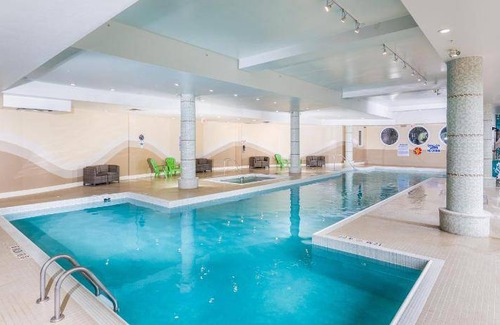 Collingwood Resort | 111 m² Resort ∙ 2 bedrooms ∙ 127 guests