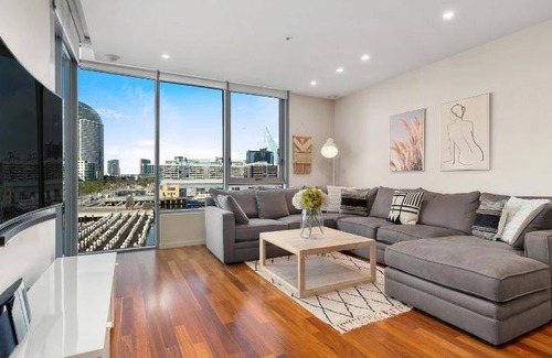 Docklands Apartment | 111 m² Serviced apartment ∙ 3 bedrooms ∙ 10 guests