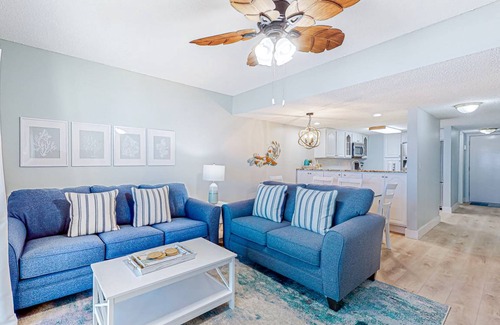 Crescent Beach Condo | 112 m² Condo ∙ 2 bedrooms ∙ 6 guests