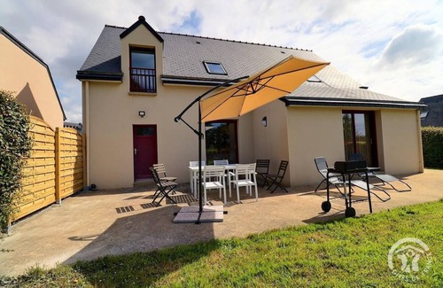 Saint-Meen-le-Grand House | 112 m² Gîte ∙ 4 bedrooms ∙ 8 guests